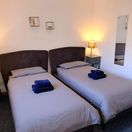Lovely 1-Bedroom Apartment With Free Parking Inverness Exterior photo