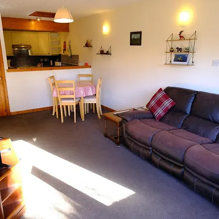 Lovely 1-Bedroom Apartment With Free Parking Inverness Exterior photo
